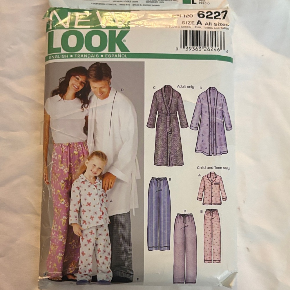 New Look Purple & Pink Coordinating Pajama and Robe Pattern